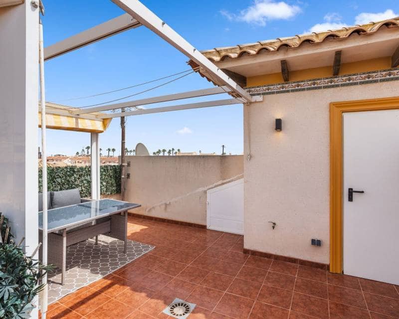 2 soveværelse Rækkehus til salg i Orihuela Costa med swimmingpool - € 239.900 (Ref: 10101359)