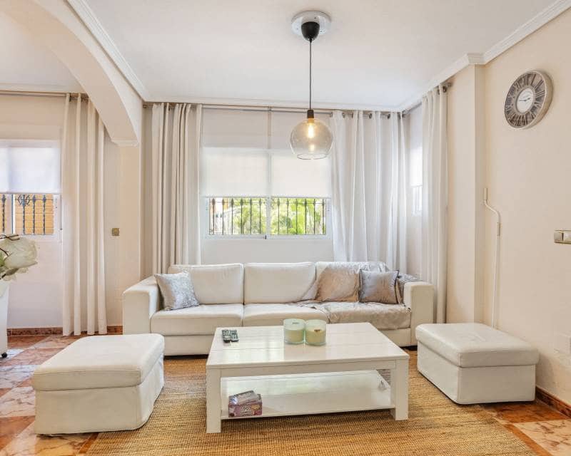 2 soveværelse Rækkehus til salg i Orihuela Costa med swimmingpool - € 239.900 (Ref: 10101359)