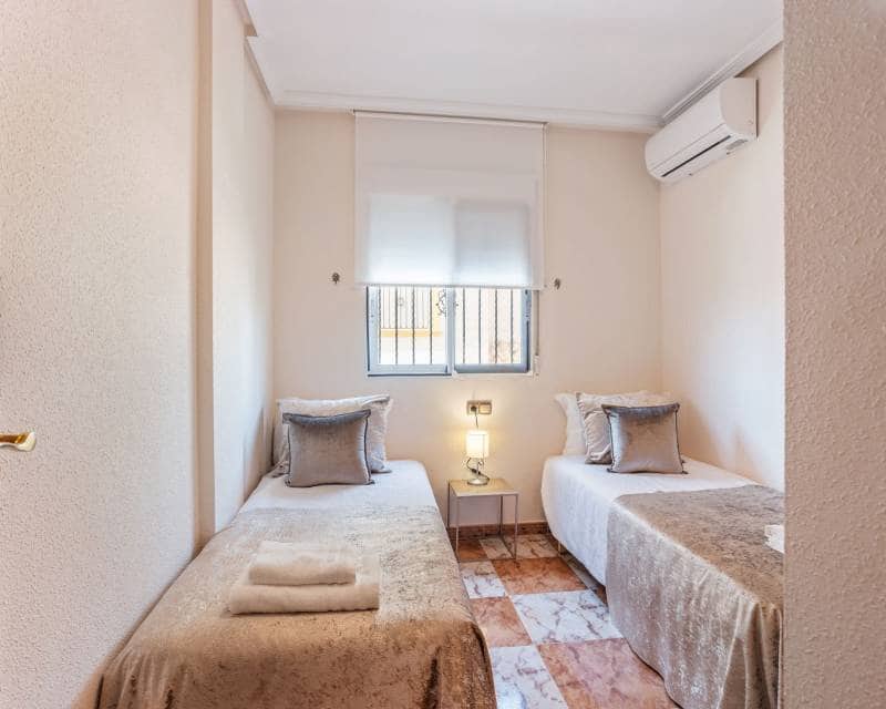 2 soveværelse Rækkehus til salg i Orihuela Costa med swimmingpool - € 239.900 (Ref: 10101359)