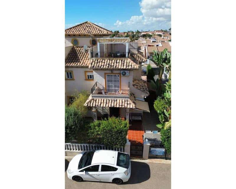 2 soveværelse Rækkehus til salg i Orihuela Costa med swimmingpool - € 239.900 (Ref: 10101359)
