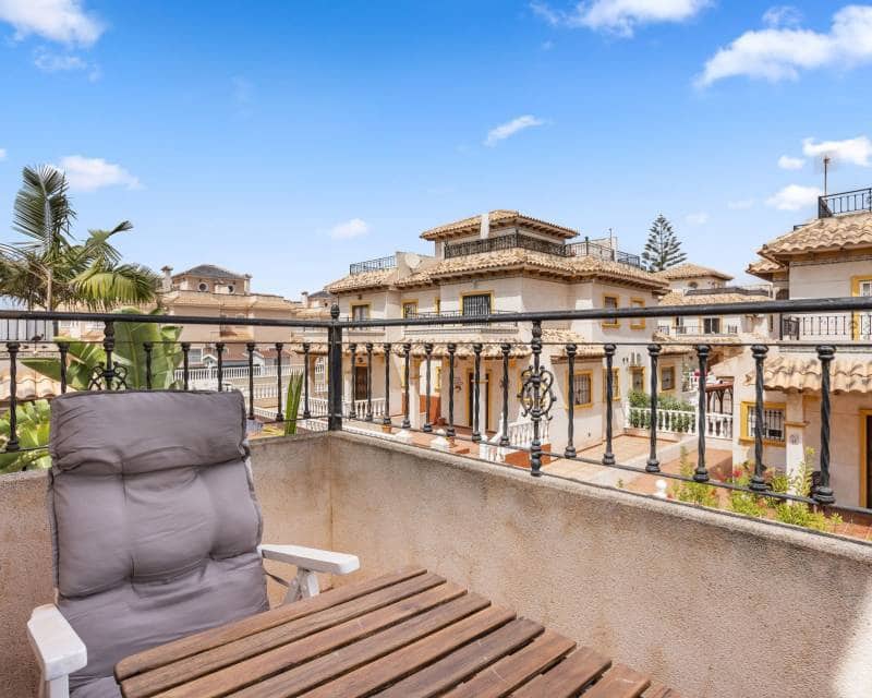 2 soveværelse Rækkehus til salg i Orihuela Costa med swimmingpool - € 239.900 (Ref: 10101359)