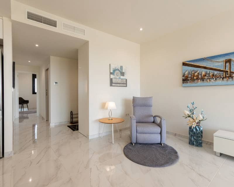 2 soveværelse Penthouse til salg i Villamartin med swimmingpool - € 375.000 (Ref: 10101362)
