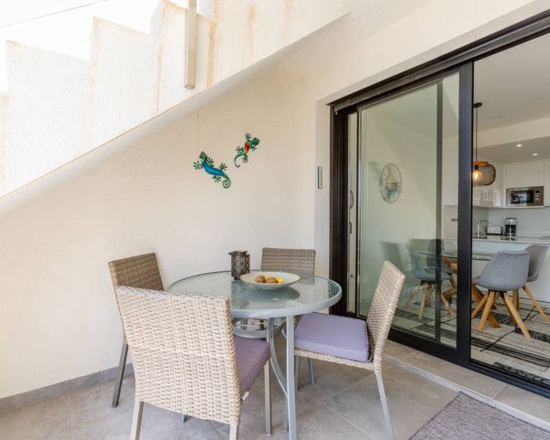 2 soveværelse Penthouse til salg i Villamartin med swimmingpool - € 375.000 (Ref: 10101362)