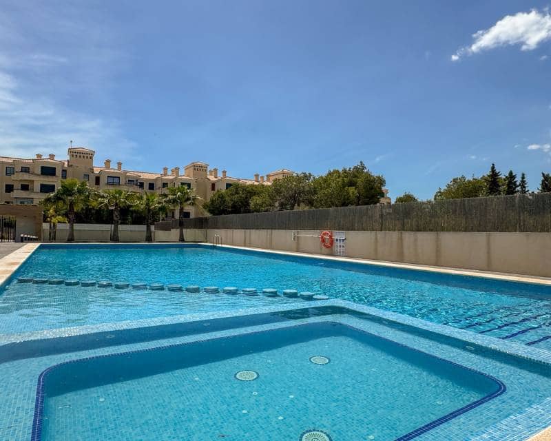 2 soveværelse Penthouse til salg i Villamartin med swimmingpool - € 375.000 (Ref: 10101362)