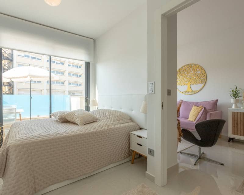 Ático de 1 habitación en Torrevieja en venta con piscina - 228.000 € (Ref: 10101363)