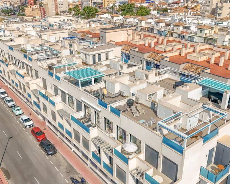 Ático de 1 habitación en Torrevieja en venta con piscina - 228.000 € (Ref: 10101363)