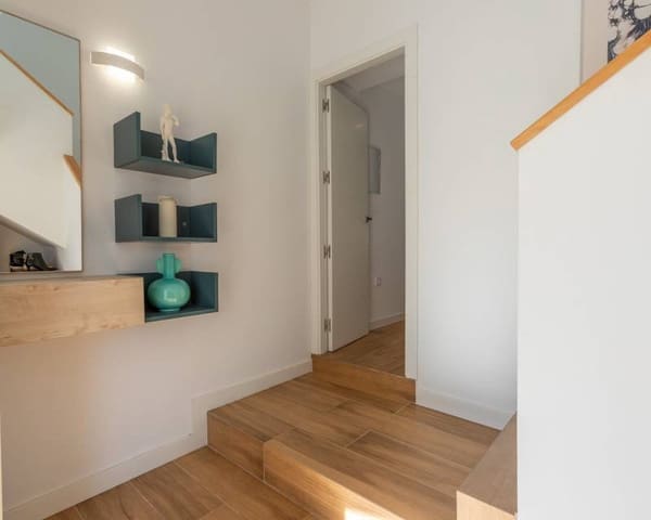 4 makuuhuone Huvila myytävänä paikassa Los Balcones mukana uima-altaan 
autotalli - 549 000 € (Ref: 10101364)