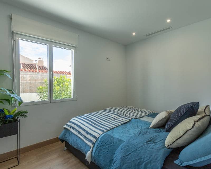 4 makuuhuone Huvila myytävänä paikassa Los Balcones mukana uima-altaan 
autotalli - 549 000 € (Ref: 10101364)