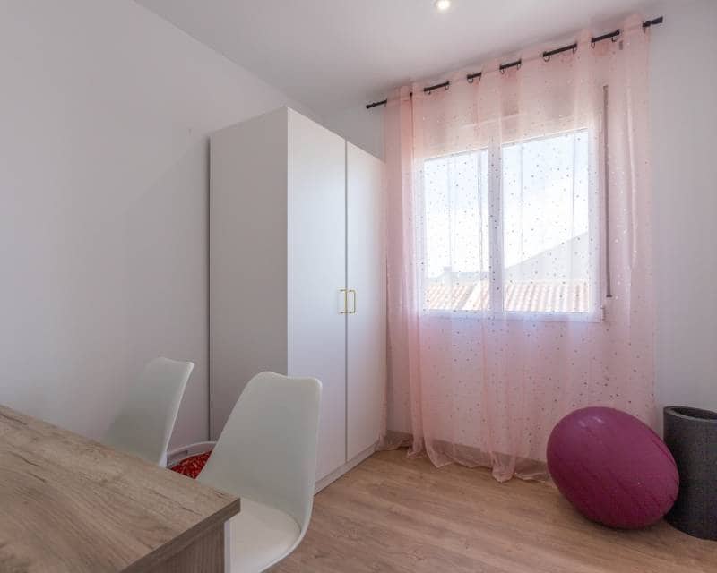 4 makuuhuone Huvila myytävänä paikassa Los Balcones mukana uima-altaan 
autotalli - 549 000 € (Ref: 10101364)