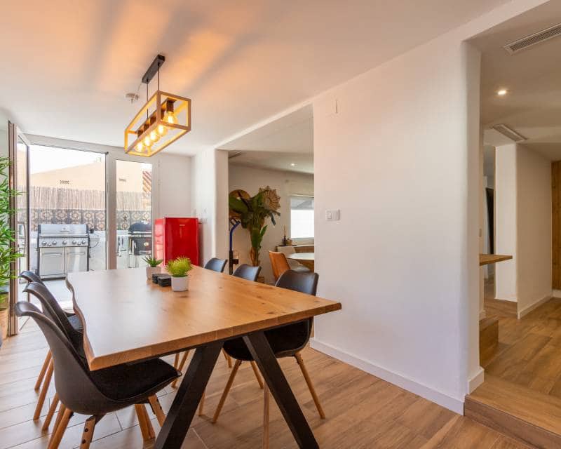 4 makuuhuone Huvila myytävänä paikassa Los Balcones mukana uima-altaan 
autotalli - 549 000 € (Ref: 10101364)