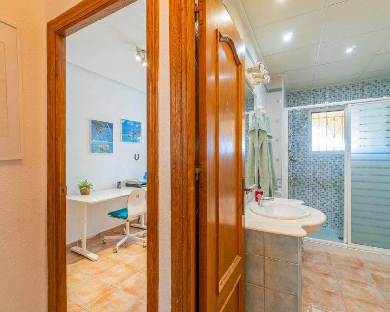 4 sypialnia Dom szeregowy na sprzedaż w Torrevieja z basenem - 369 000 € (Ref: 10102964)