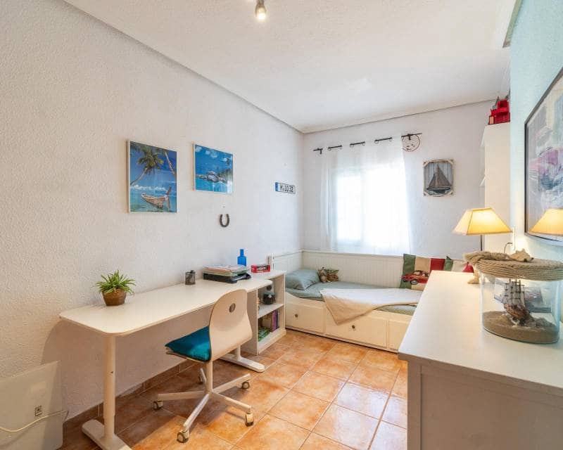4 sypialnia Dom szeregowy na sprzedaż w Torrevieja z basenem - 369 000 € (Ref: 10102964)