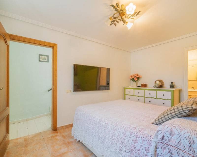 4 sypialnia Dom szeregowy na sprzedaż w Torrevieja z basenem - 369 000 € (Ref: 10102964)
