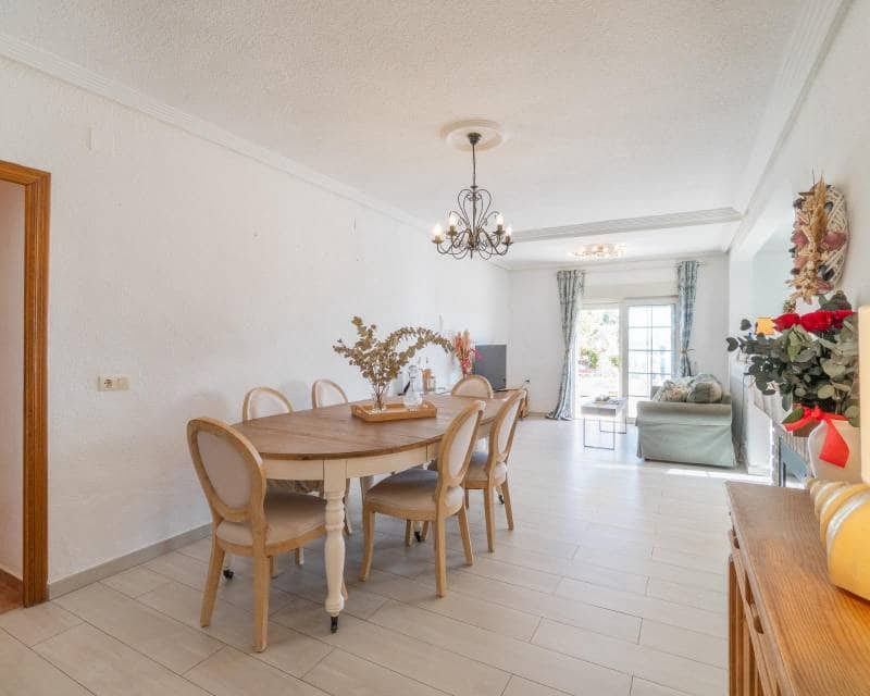 4 sypialnia Dom szeregowy na sprzedaż w Torrevieja z basenem - 369 000 € (Ref: 10102964)