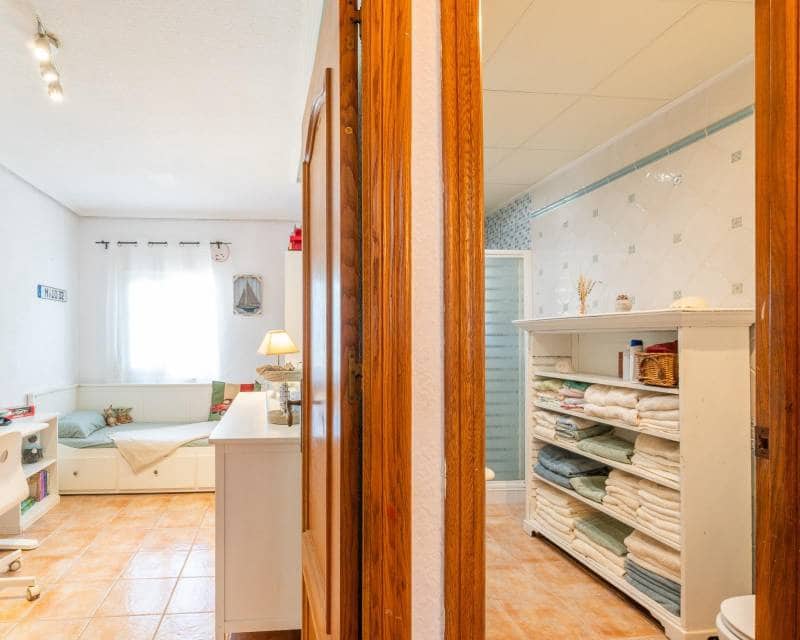 4 sypialnia Dom szeregowy na sprzedaż w Torrevieja z basenem - 369 000 € (Ref: 10102964)
