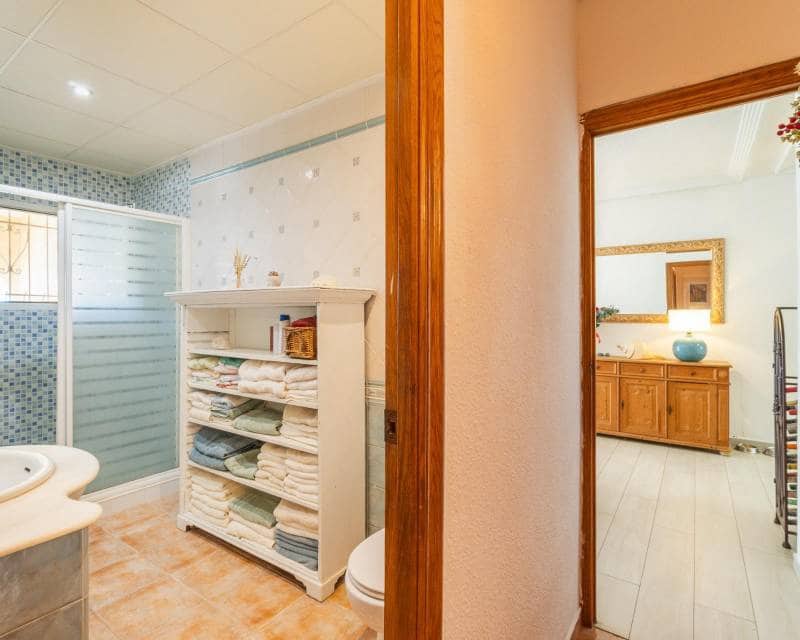 4 sypialnia Dom szeregowy na sprzedaż w Torrevieja z basenem - 369 000 € (Ref: 10102964)