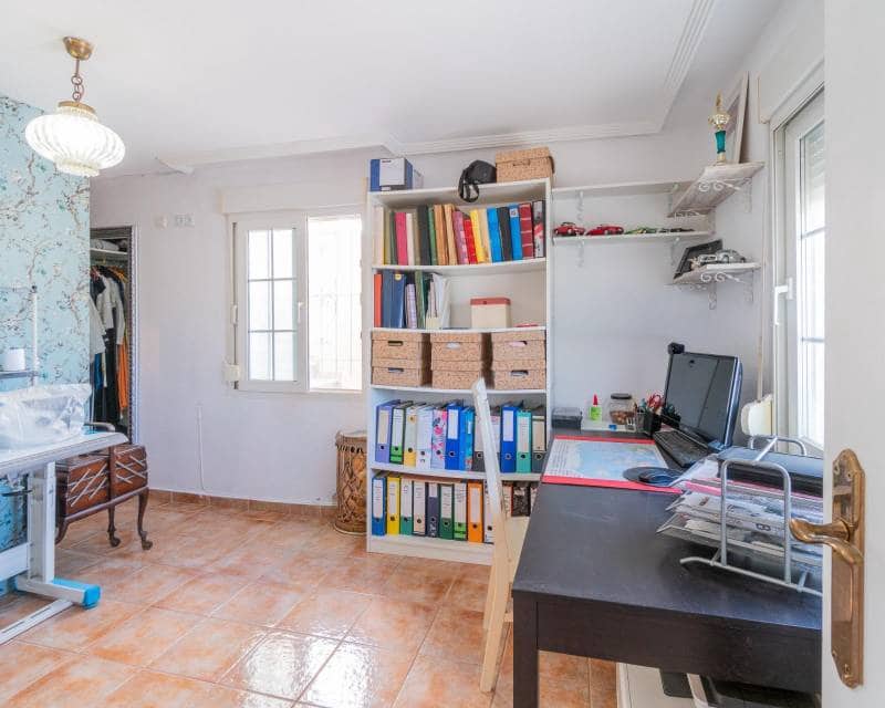 4 sypialnia Dom szeregowy na sprzedaż w Torrevieja z basenem - 369 000 € (Ref: 10102964)