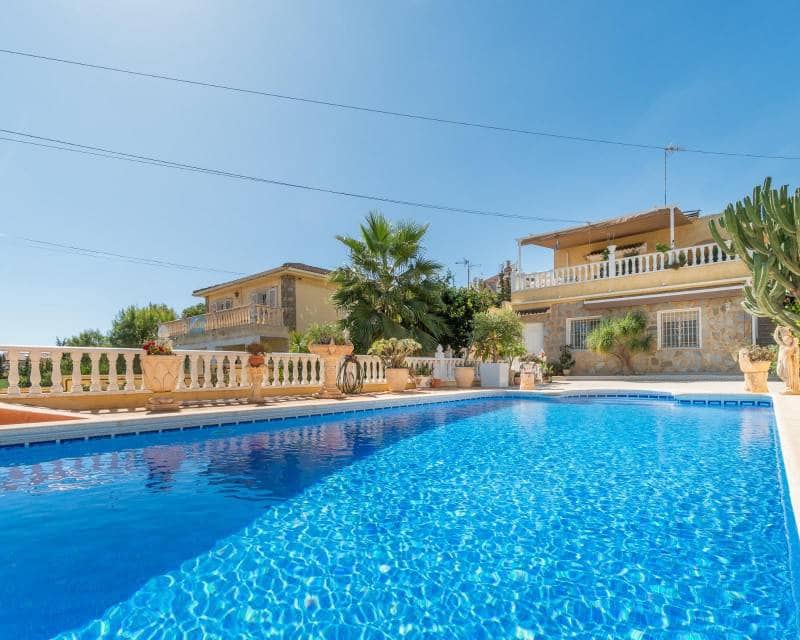 4 sypialnia Dom szeregowy na sprzedaż w Torrevieja z basenem - 369 000 € (Ref: 10102964)