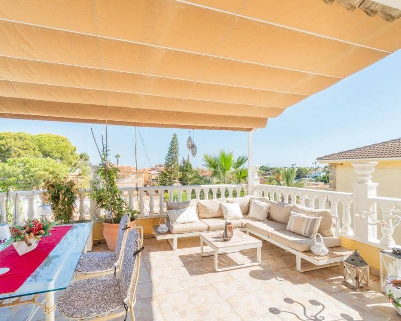 4 sypialnia Dom szeregowy na sprzedaż w Torrevieja z basenem - 369 000 € (Ref: 10102964)