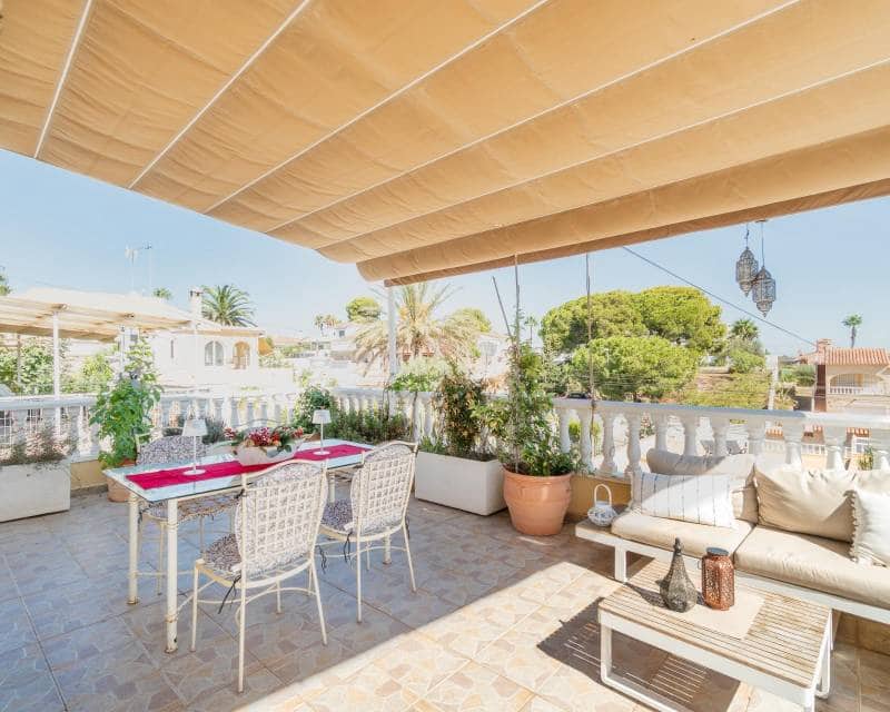 4 sypialnia Dom szeregowy na sprzedaż w Torrevieja z basenem - 369 000 € (Ref: 10102964)