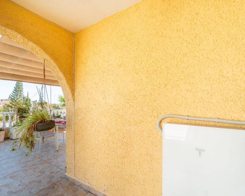 4 sypialnia Dom szeregowy na sprzedaż w Torrevieja z basenem - 369 000 € (Ref: 10102964)