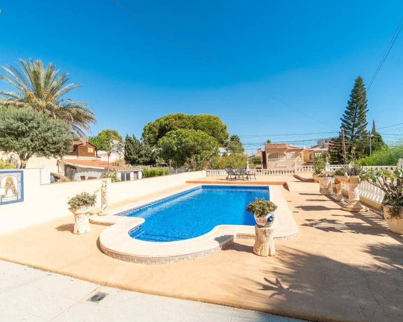 4 sypialnia Dom szeregowy na sprzedaż w Torrevieja z basenem - 369 000 € (Ref: 10102964)