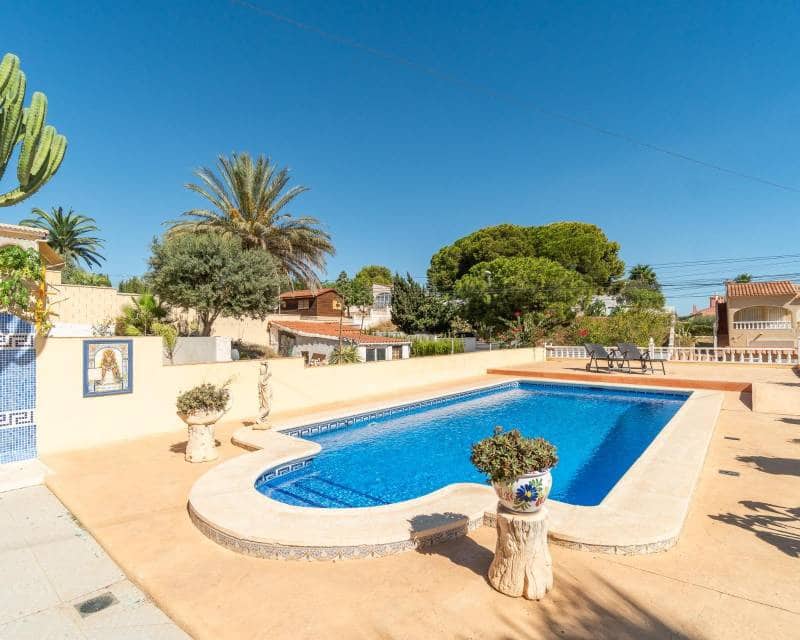 4 sypialnia Dom szeregowy na sprzedaż w Torrevieja z basenem - 369 000 € (Ref: 10102964)