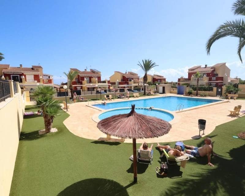2 Zimmer Haus zu verkaufen in Torrevieja mit Pool - 210.000 € (Ref: 10102965)