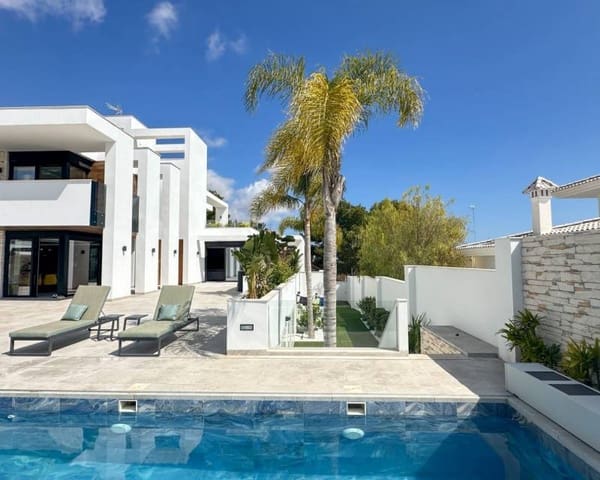 4 Zimmer Villa zu verkaufen in Villamartin, Orihuela mit Pool Garage - 2.950.000 € (Ref: 10103567)