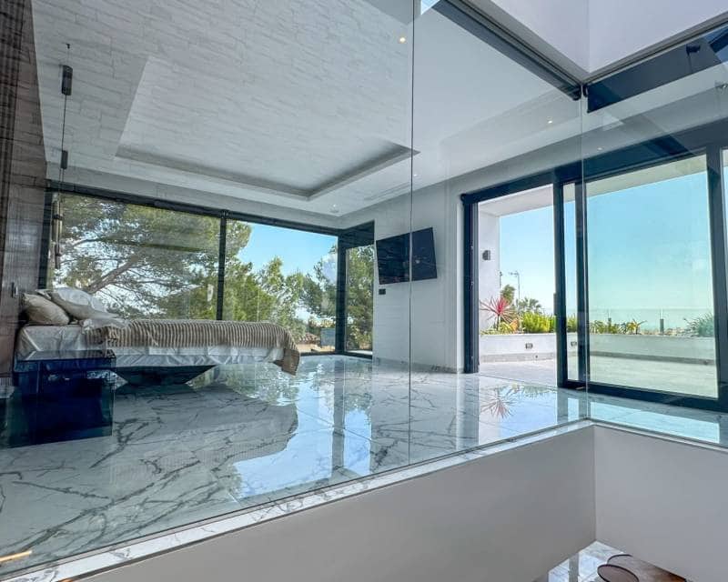 4 soverom Villa til salgs i Villamartin med svømmebasseng garasje - € 2 950 000 (Ref: 10103567)
