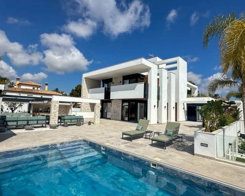4 soverom Villa til salgs i Villamartin med svømmebasseng garasje - € 2 950 000 (Ref: 10103567)