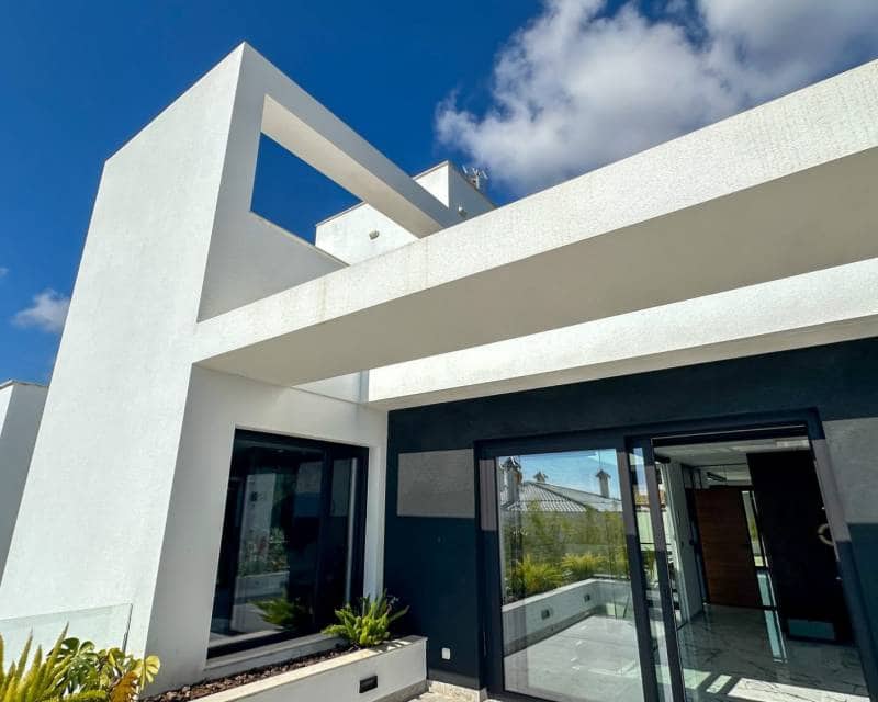 4 soverom Villa til salgs i Villamartin med svømmebasseng garasje - € 2 950 000 (Ref: 10103567)