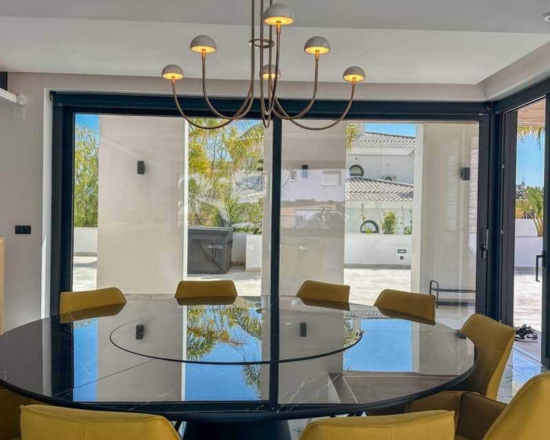 4 soverom Villa til salgs i Villamartin med svømmebasseng garasje - € 2 950 000 (Ref: 10103567)