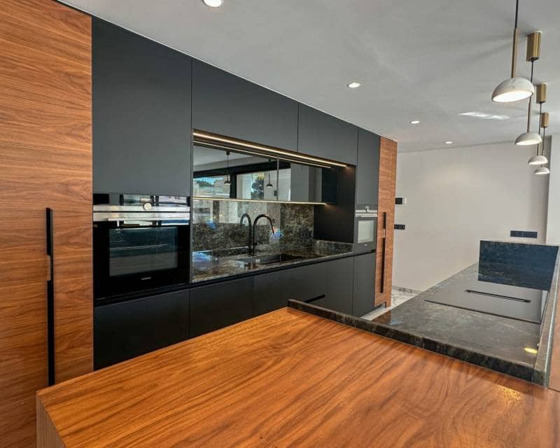 4 soverom Villa til salgs i Villamartin med svømmebasseng garasje - € 2 950 000 (Ref: 10103567)