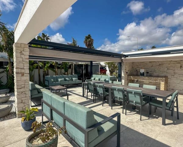 4 Zimmer Villa zu verkaufen in Villamartin, Orihuela mit Pool Garage - 2.950.000 € (Ref: 10103567)