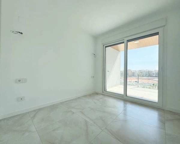 Apartamento de 2 habitaciones en Punta Prima, Torrevieja en venta con piscina - 379.000 € (Ref: 10103568)