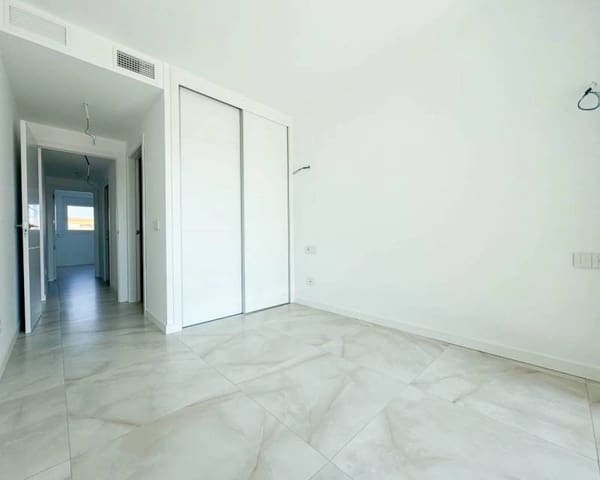 Apartamento de 2 habitaciones en Punta Prima, Torrevieja en venta con piscina - 379.000 € (Ref: 10103568)