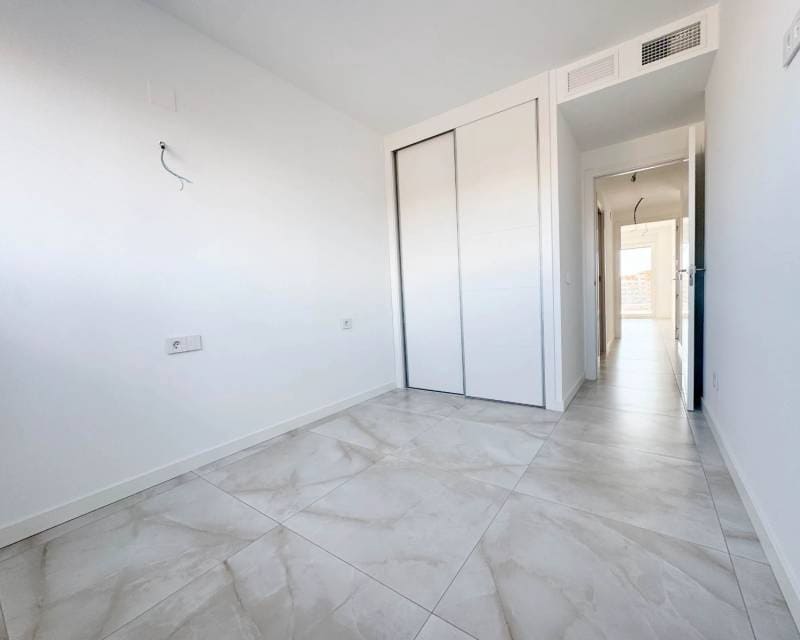 Apartamento de 2 habitaciones en Torrevieja en venta con piscina - 379.000 € (Ref: 10103568)
