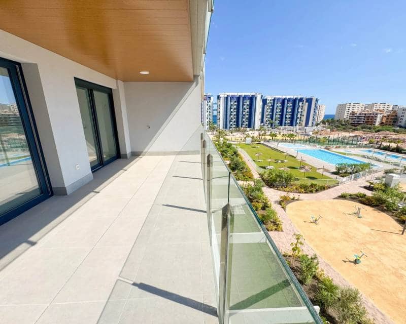 Apartamento de 2 habitaciones en Torrevieja en venta con piscina - 379.000 € (Ref: 10103568)