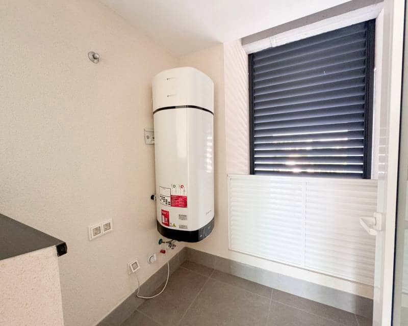 Apartamento de 2 habitaciones en Torrevieja en venta con piscina - 379.000 € (Ref: 10103568)