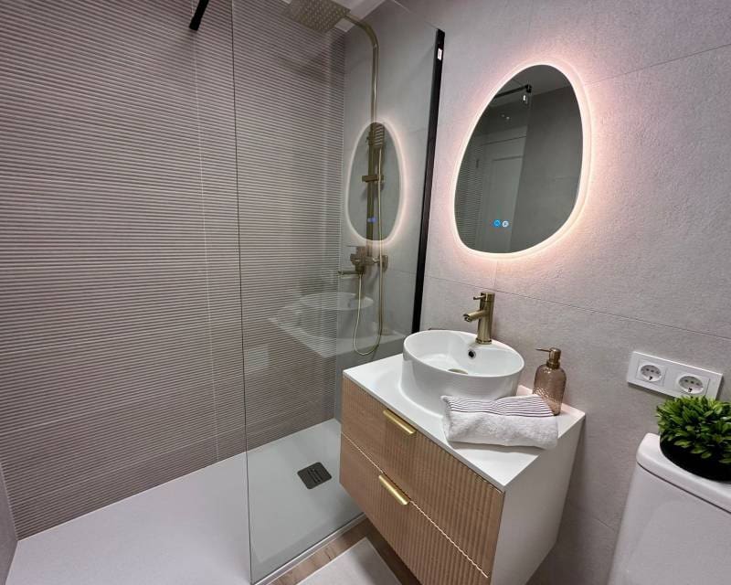 2 soverom Leilighet til salgs i Torrevieja med svømmebasseng - € 199 900 (Ref: 10103569)