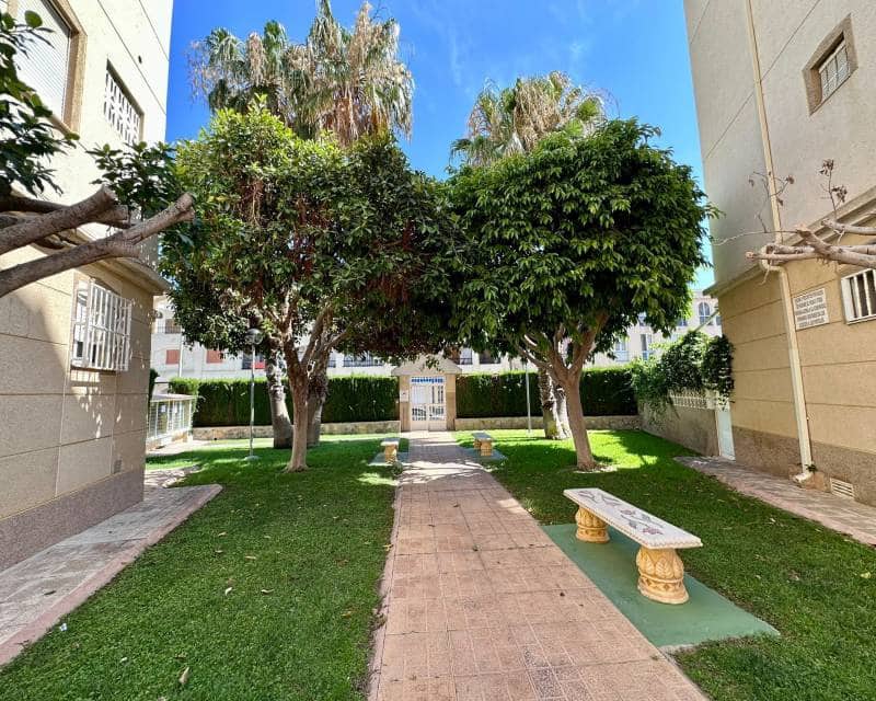2 soverom Leilighet til salgs i Torrevieja med svømmebasseng - € 199 900 (Ref: 10103569)