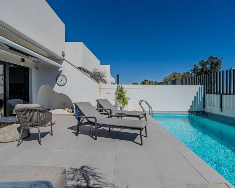 4 soverom Villa til salgs i Guardamar del Segura med svømmebasseng garasje - € 600 000 (Ref: 10104342)