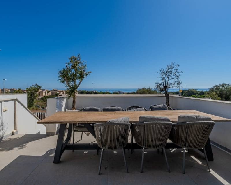 4 soverom Villa til salgs i Guardamar del Segura med svømmebasseng garasje - € 600 000 (Ref: 10104342)