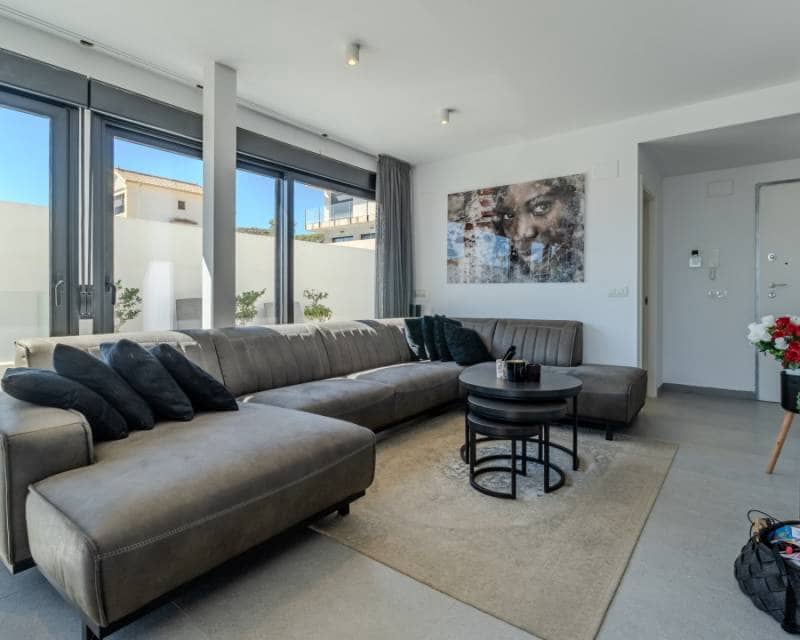 4 soverom Villa til salgs i Guardamar del Segura med svømmebasseng garasje - € 600 000 (Ref: 10104342)