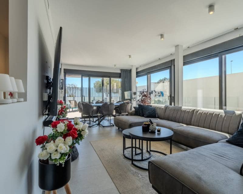4 soverom Villa til salgs i Guardamar del Segura med svømmebasseng garasje - € 600 000 (Ref: 10104342)