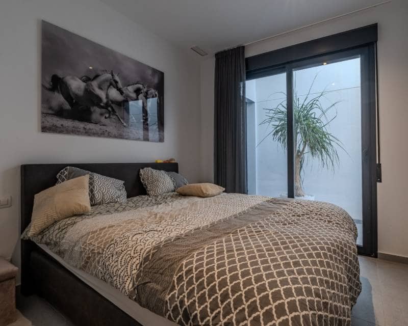 4 soverom Villa til salgs i Guardamar del Segura med svømmebasseng garasje - € 600 000 (Ref: 10104342)