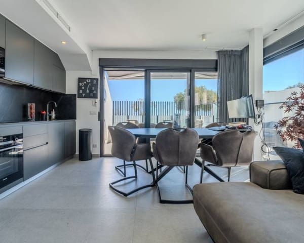 4 soverom Villa til salgs i Los Secanos, Guardamar del Segura med svømmebasseng garasje - € 600 000 (Ref: 10104342)