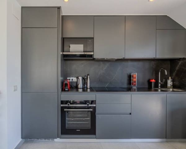 4 soverom Villa til salgs i Los Secanos, Guardamar del Segura med svømmebasseng garasje - € 600 000 (Ref: 10104342)