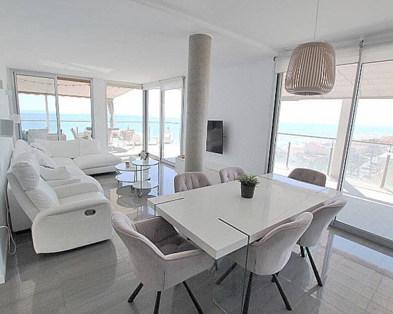 3 soverom Villa til salgs i Guardamar del Segura med svømmebasseng garasje - € 849 900 (Ref: 10106512)